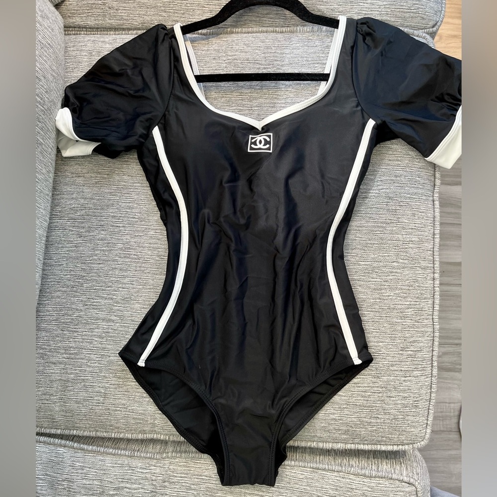 Chanel Bodysuit Ivory and Black size 36